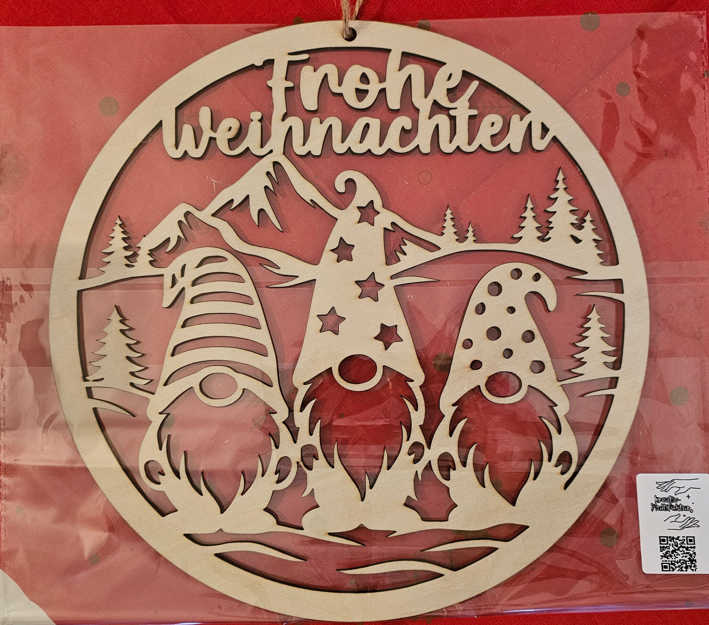 Holz-Fensterbild „Weihnachtsgnome“ | Rund 24 cm | Laser-Cut | 2 Varianten